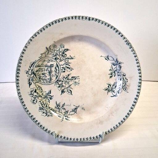 Plat à tarte ancien en terre de fer de chez Lebacqz et Bouchart en bon état