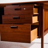 Model 207 rosewood desk by Arne Vodder
