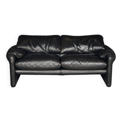 Canapé Maralunga deux places en cuir noir pour Cassina. Années 1970.