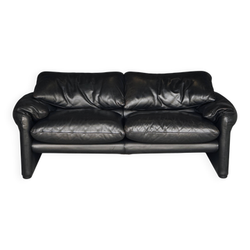 Two seater Maralunga Sofa in Black Leather for Cassina. 1970s