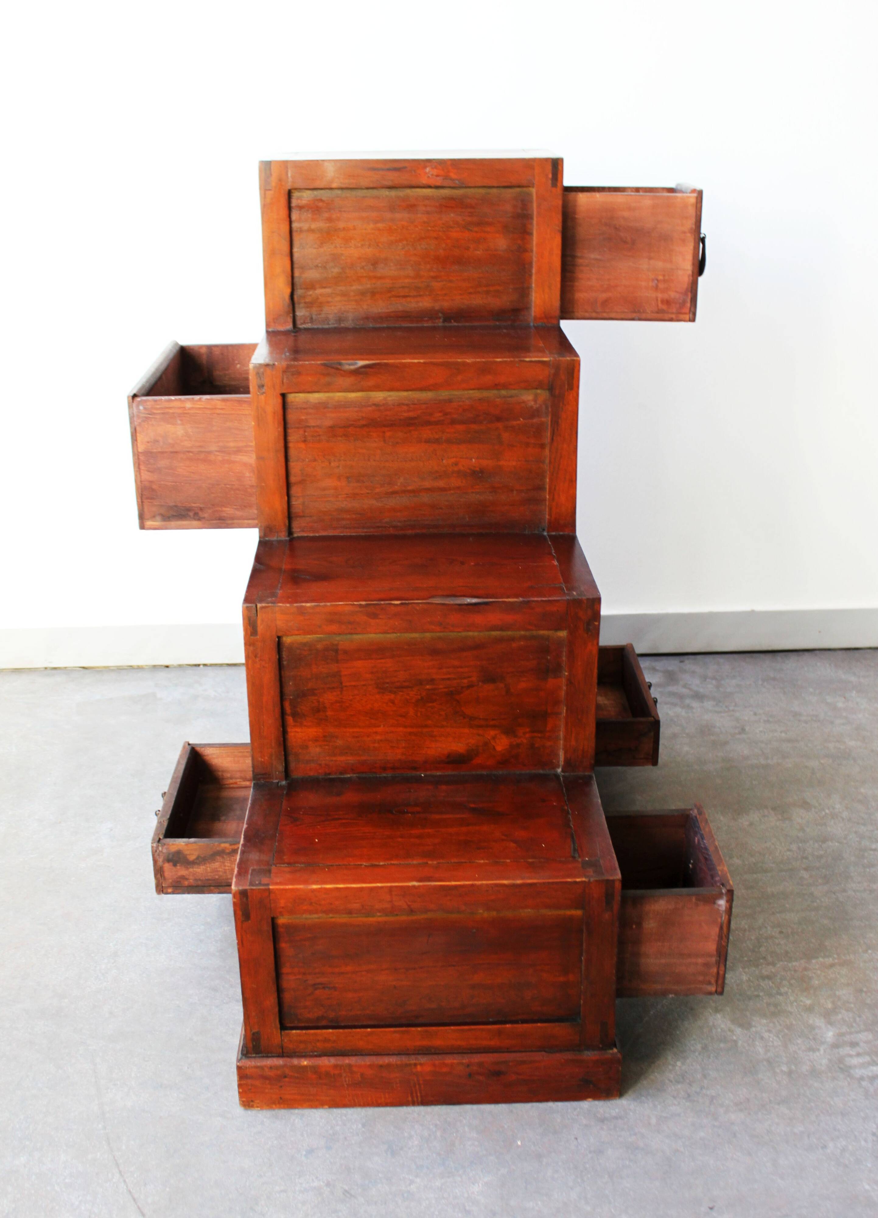 Meuble escaliers, en bois massif, mid century.