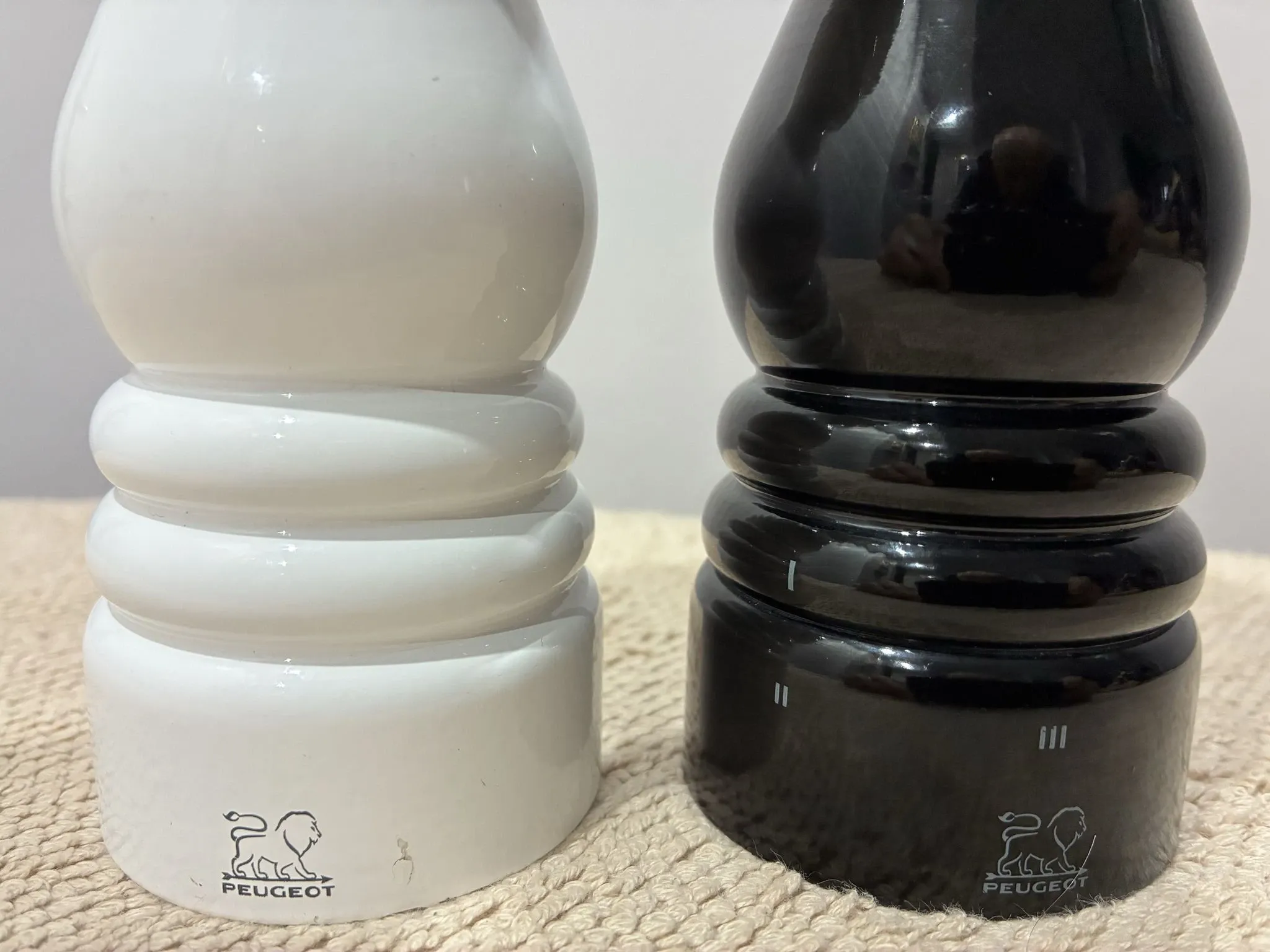 Peugeot Paris salt and pepper mills, white and black lacquer, unused