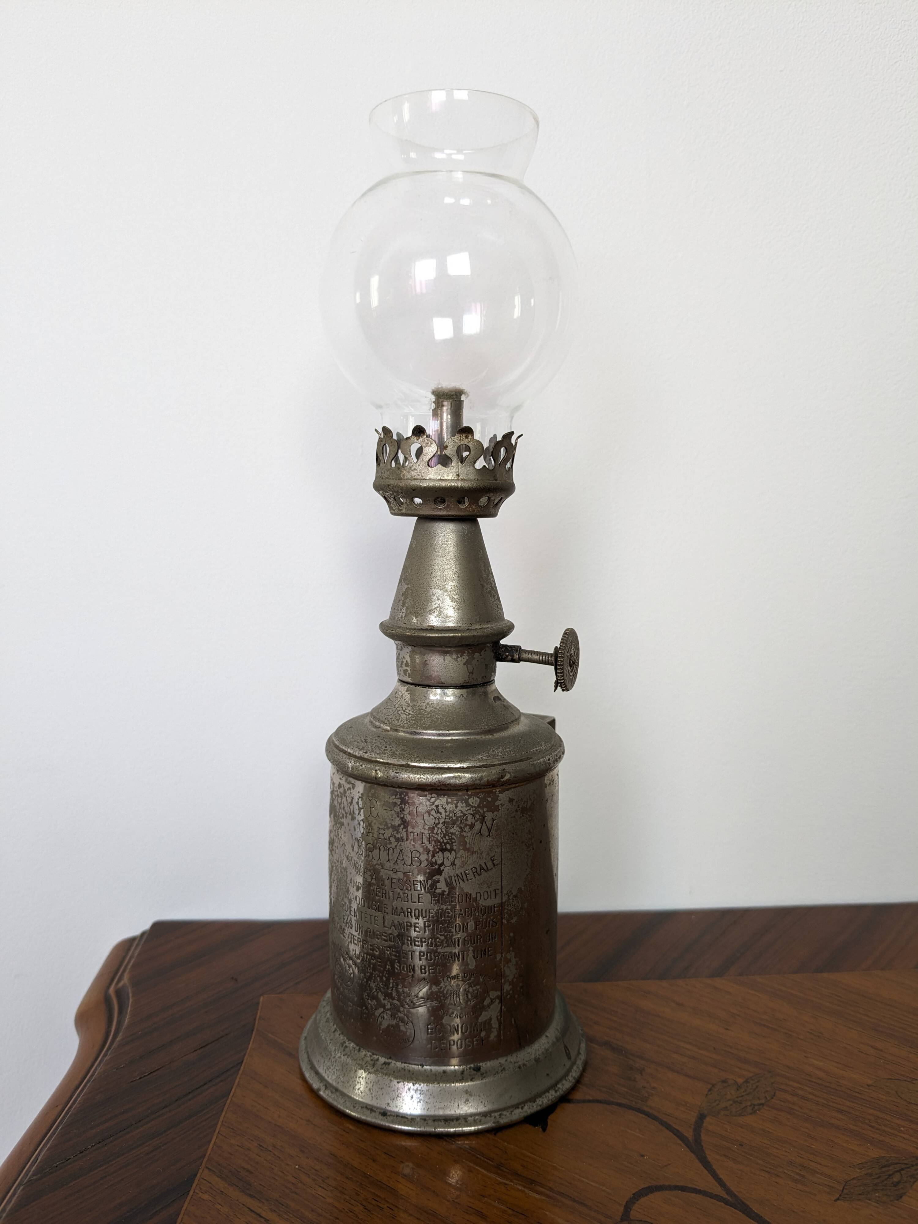 19th century Pigeon oil lamp