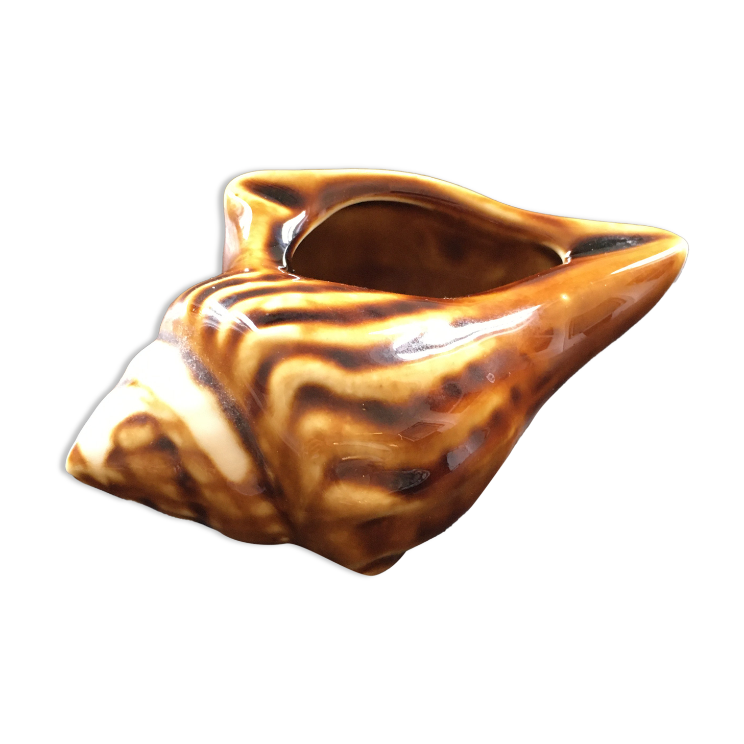 Shell ashtray
