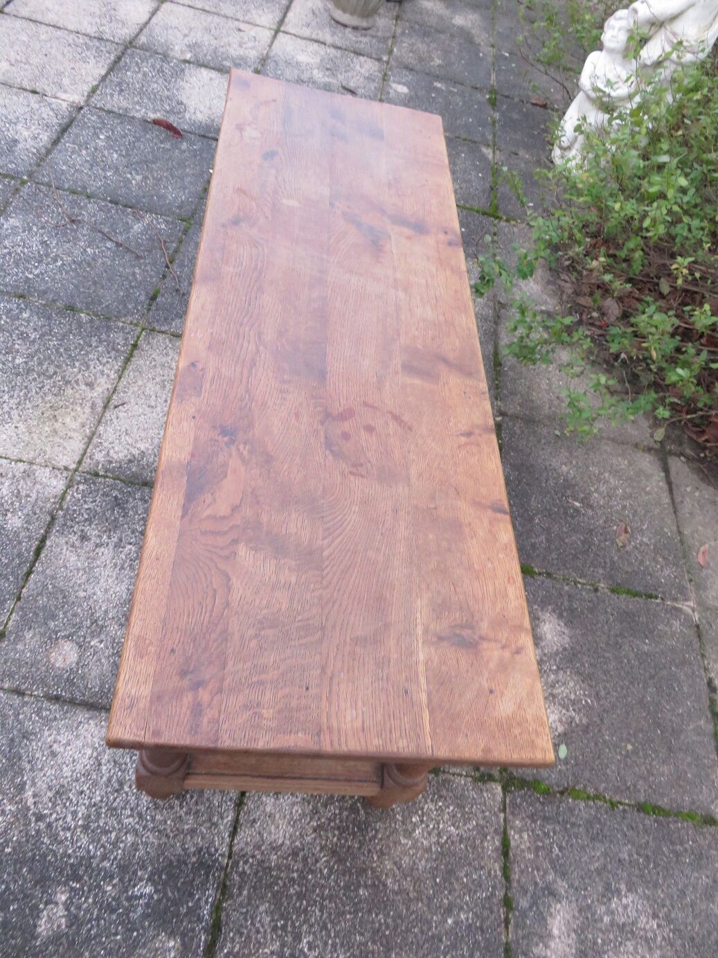 Bench in oak