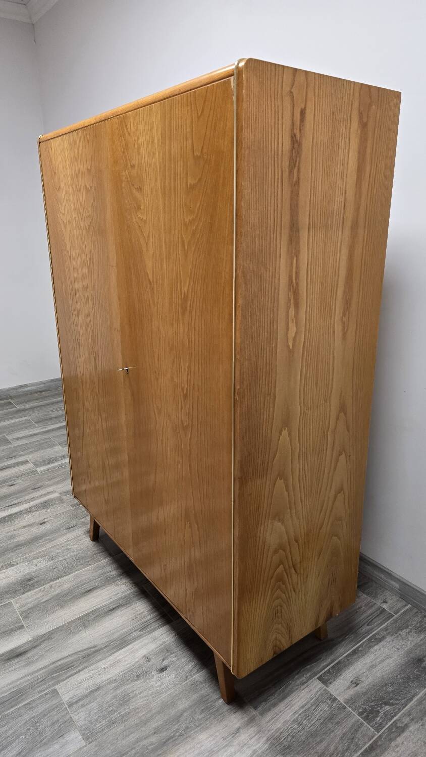 Wardrobe by B.Landsman