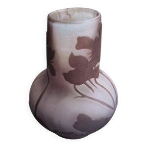 Vase à décor floral,