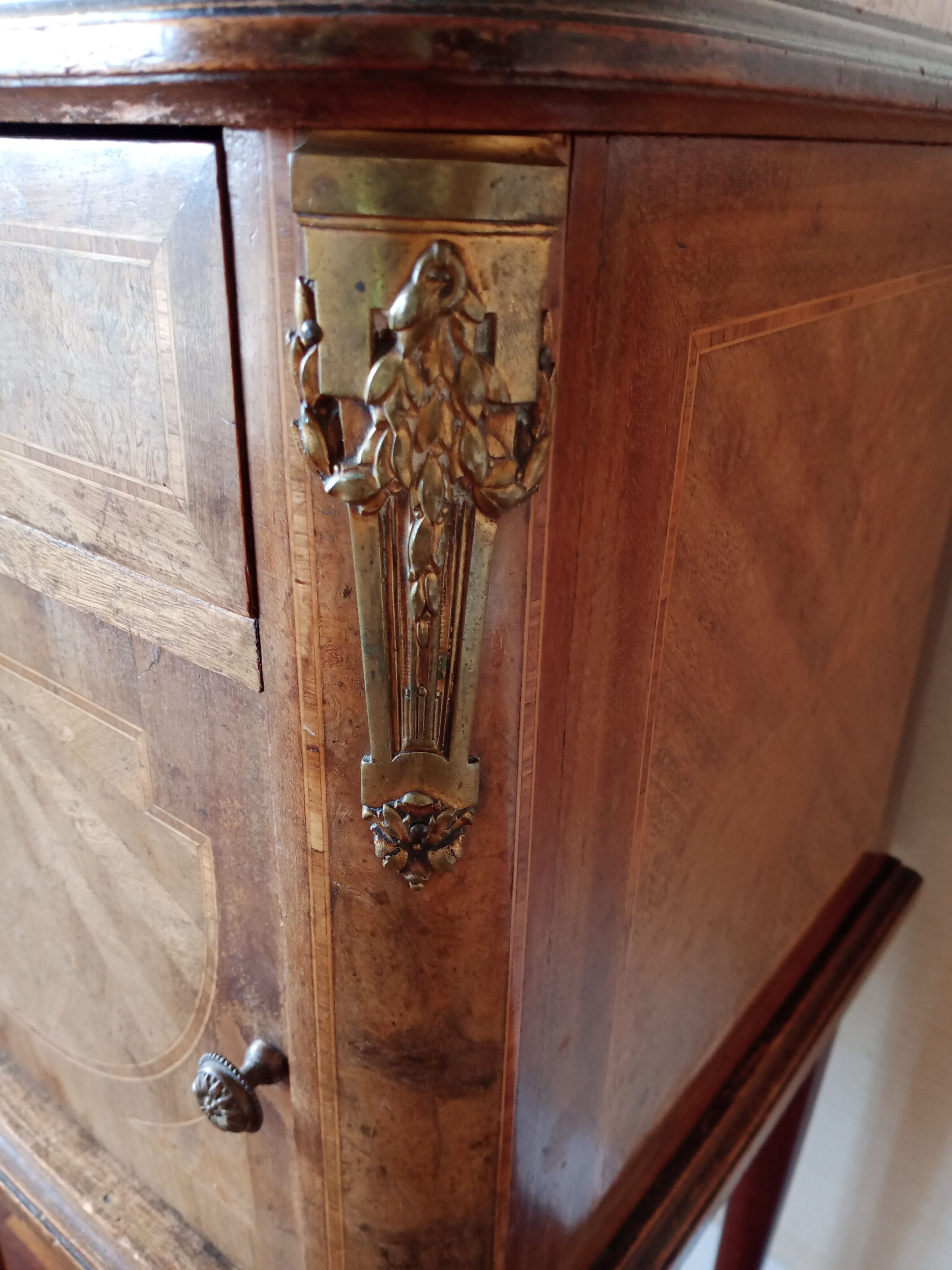 Paire de chevets art deco