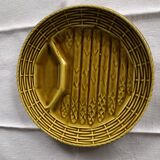 Flat plate with asparagus relief