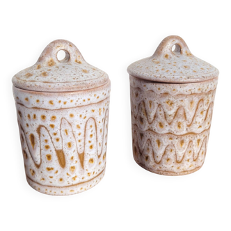 Paire de pots couverts par Jean Austruy à Vallauris