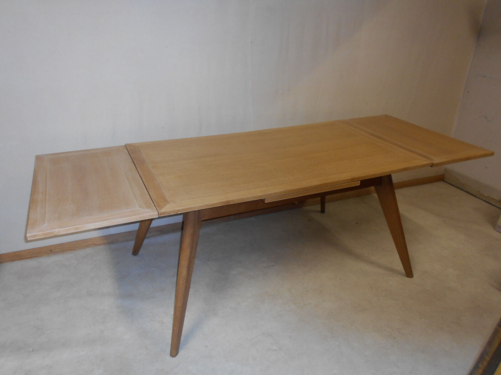 Table vintage 1960 pieds compas chéne clair