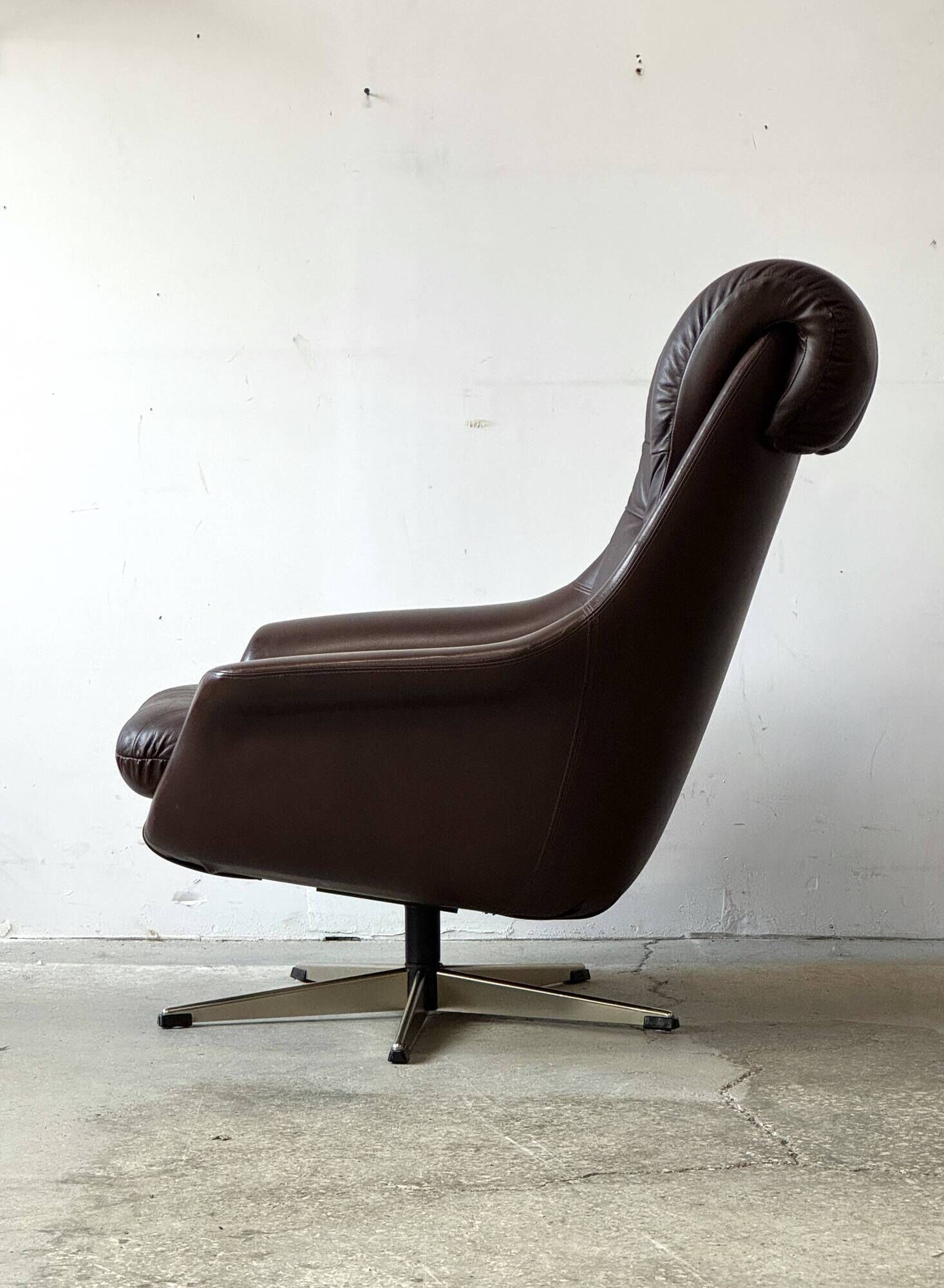 Fauteuil pivotant en cuir, Danemark, années 1960/1970, style Mid-C Modern, vintage