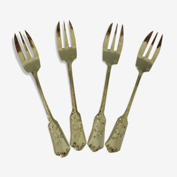 4 golden cake forks