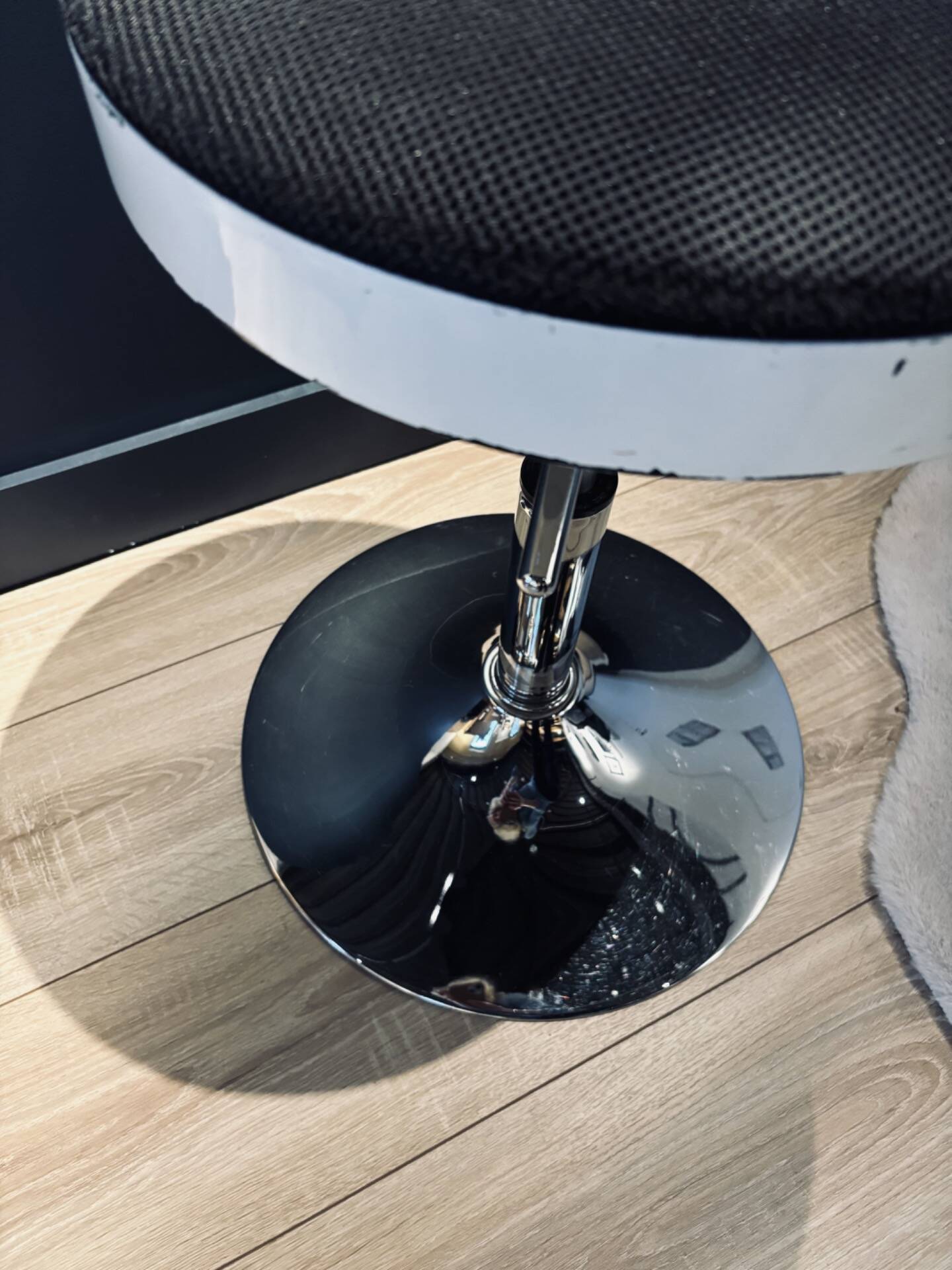 Vintage tulip foot stool