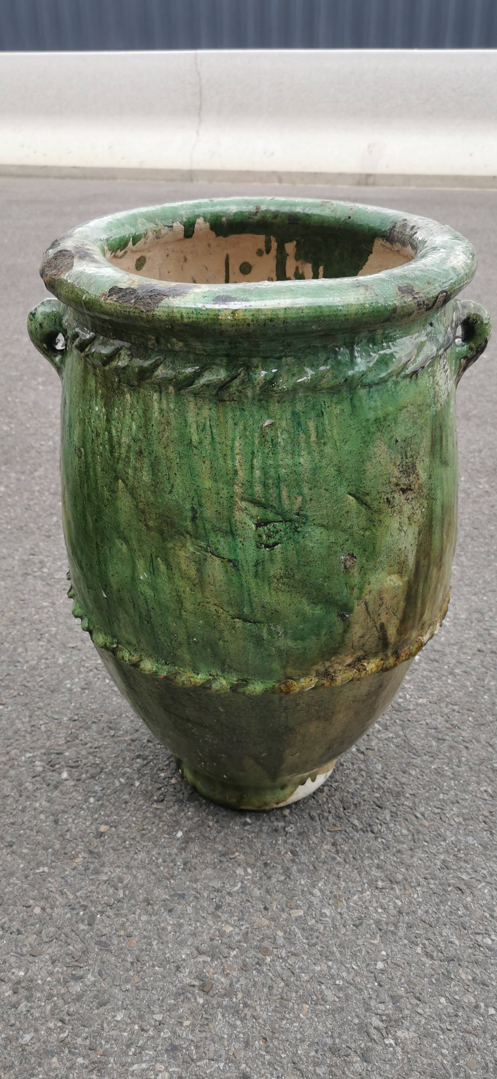 Tamgrout terracotta jar