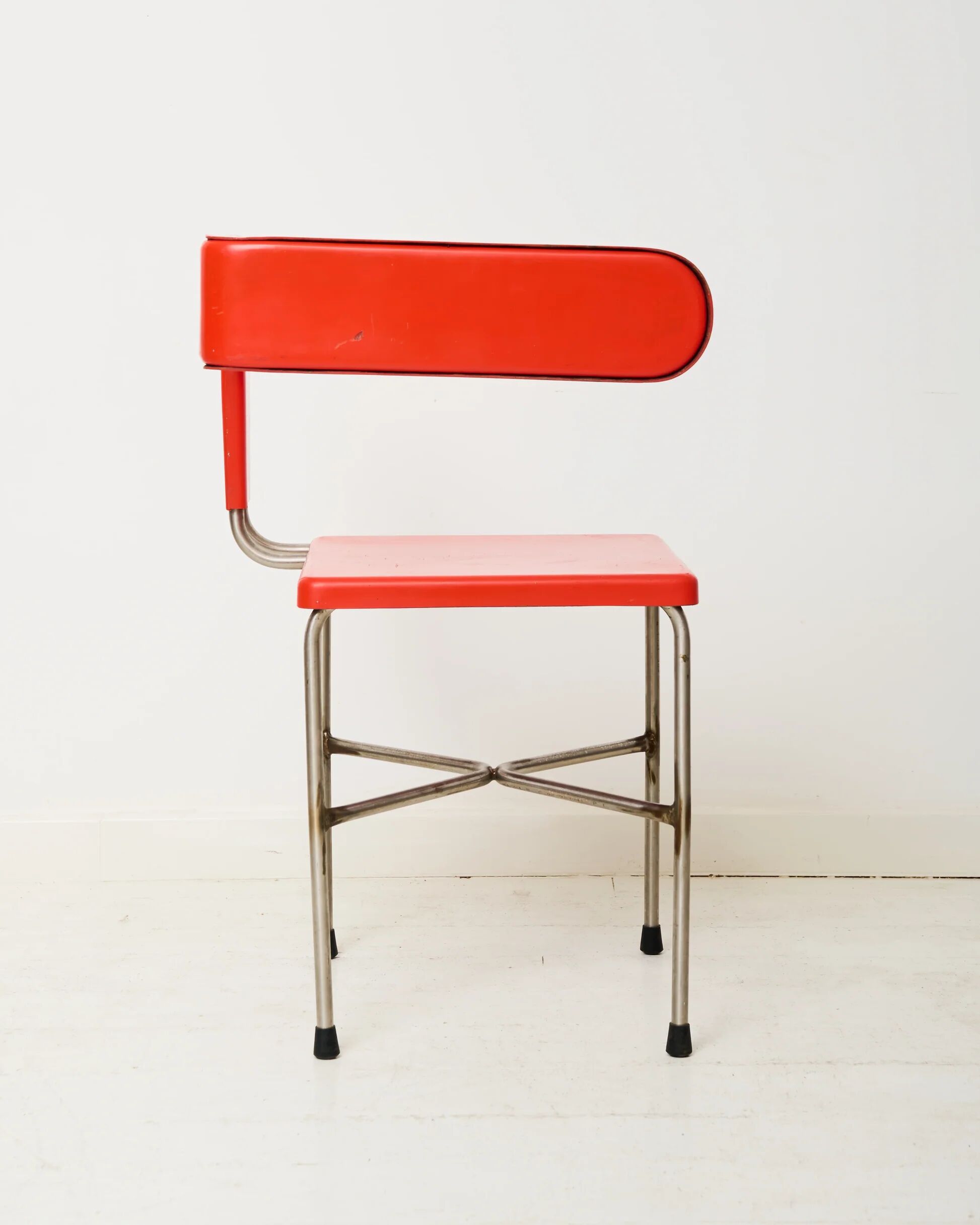 Chaises asymétriques (4), post-moderne, Italie, 1980s