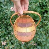 Retro egg wicker basket