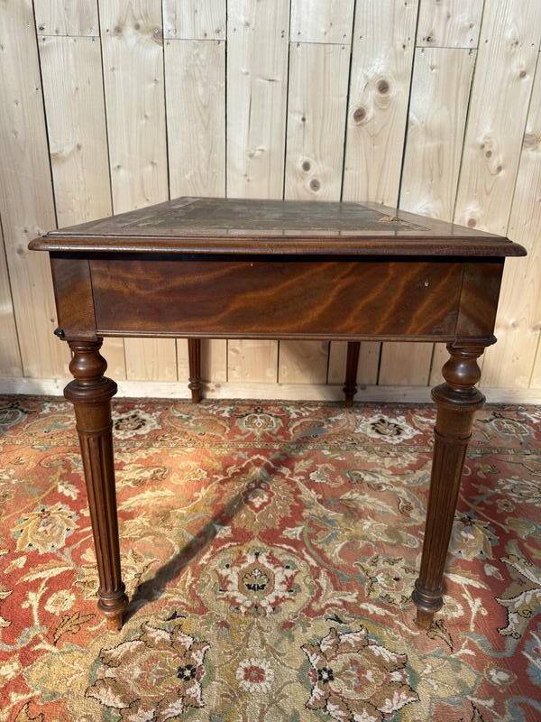 Bureau époque Napoléon III en noyer à restaurer