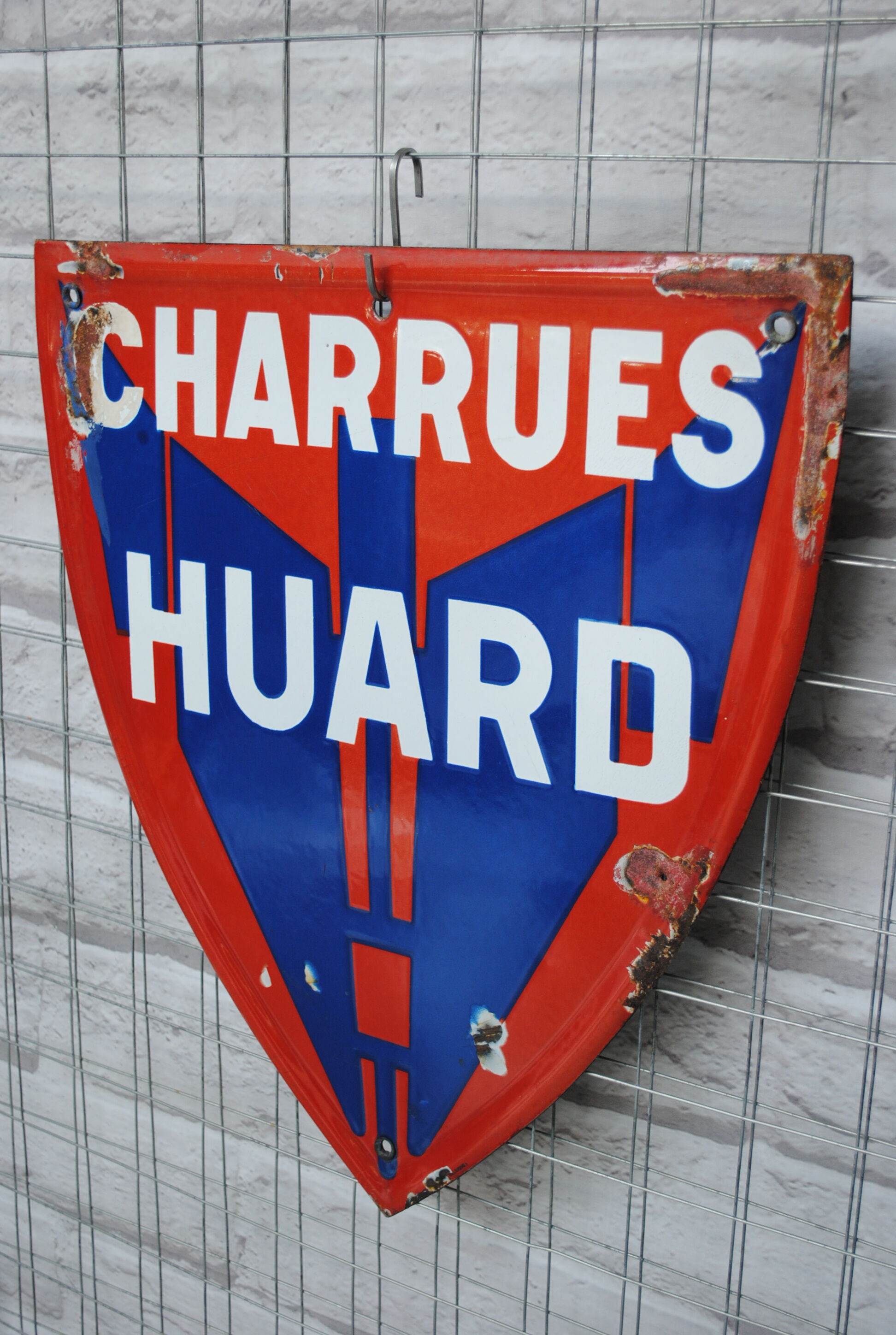Enamelled plate Charrues Huard