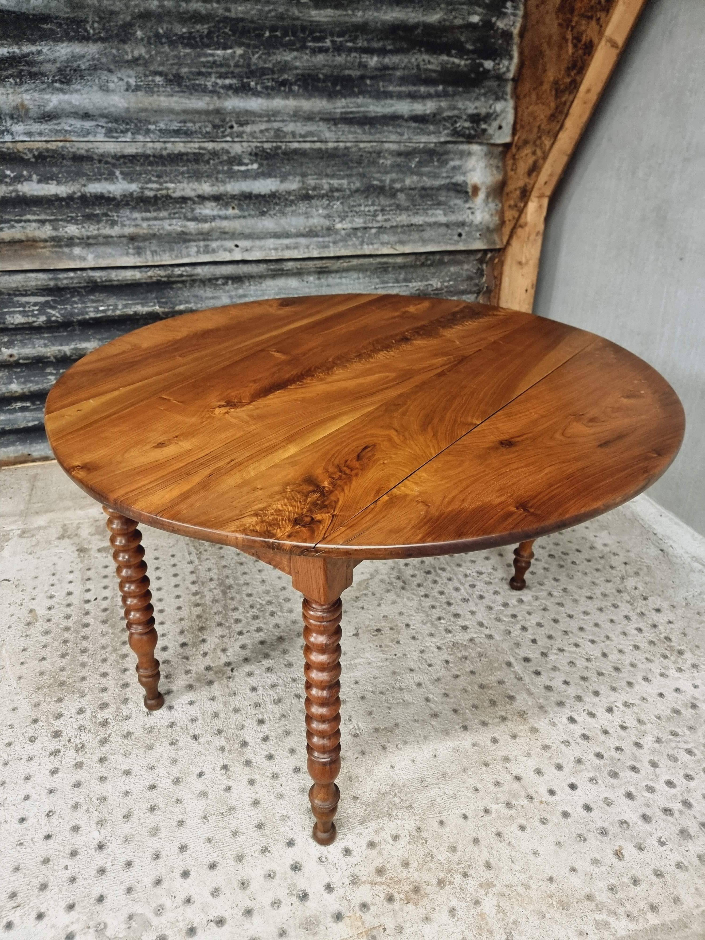 Antique round table drop-leaf table 125 cm walnut