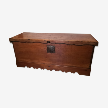 Solid wood chest