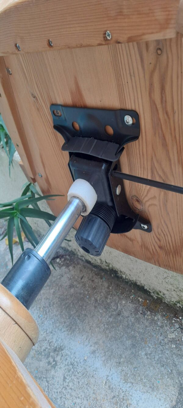 Chaise Bureau réglable bois clair vernissé 1980 . chaise vendue à l'unité