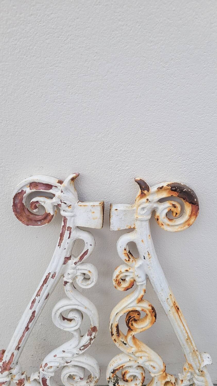 Hunting wheels gate jib bourgeois house in cast iron 19th