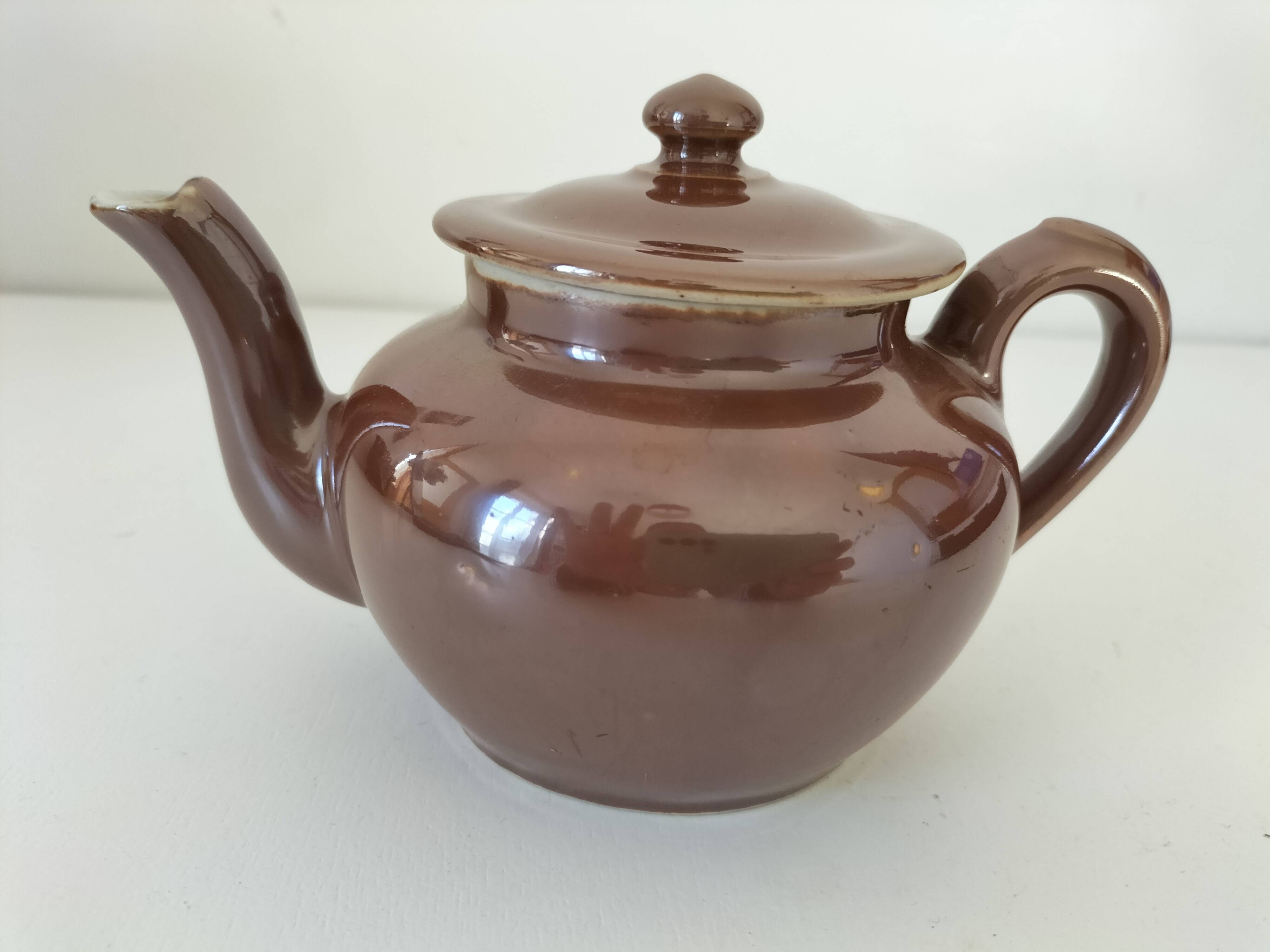 Selfish teapot in brown stoneware “Terre d’Acier” – Revol Saint-Uze