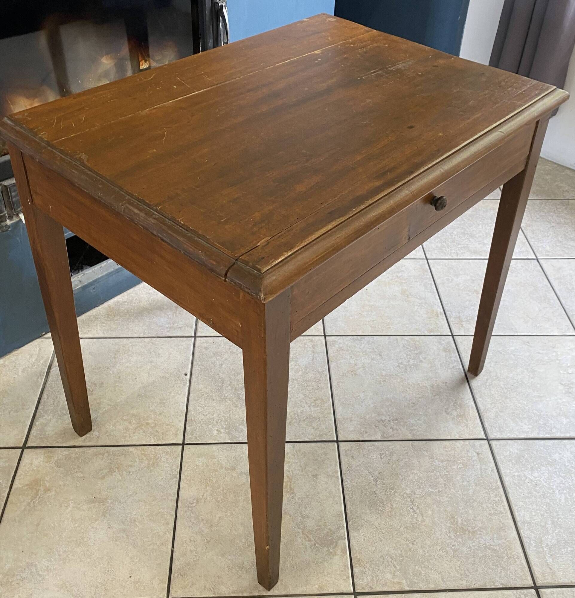 Desk with a large solid oak drawer from 1950, 78x58cm.