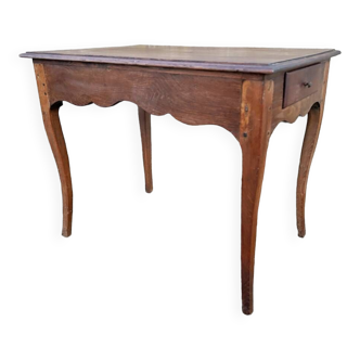 Petite table d'epoque Louis XV, en noyer, XVIII ème s.