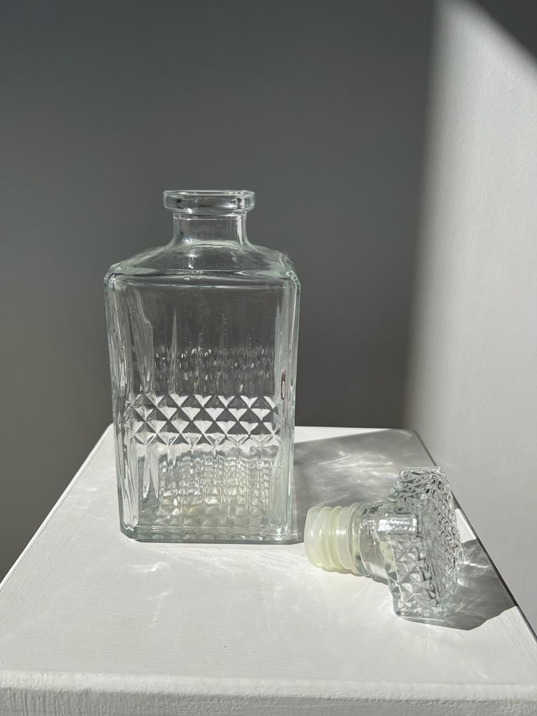 Vintage glass whiskey decanter H:22cm