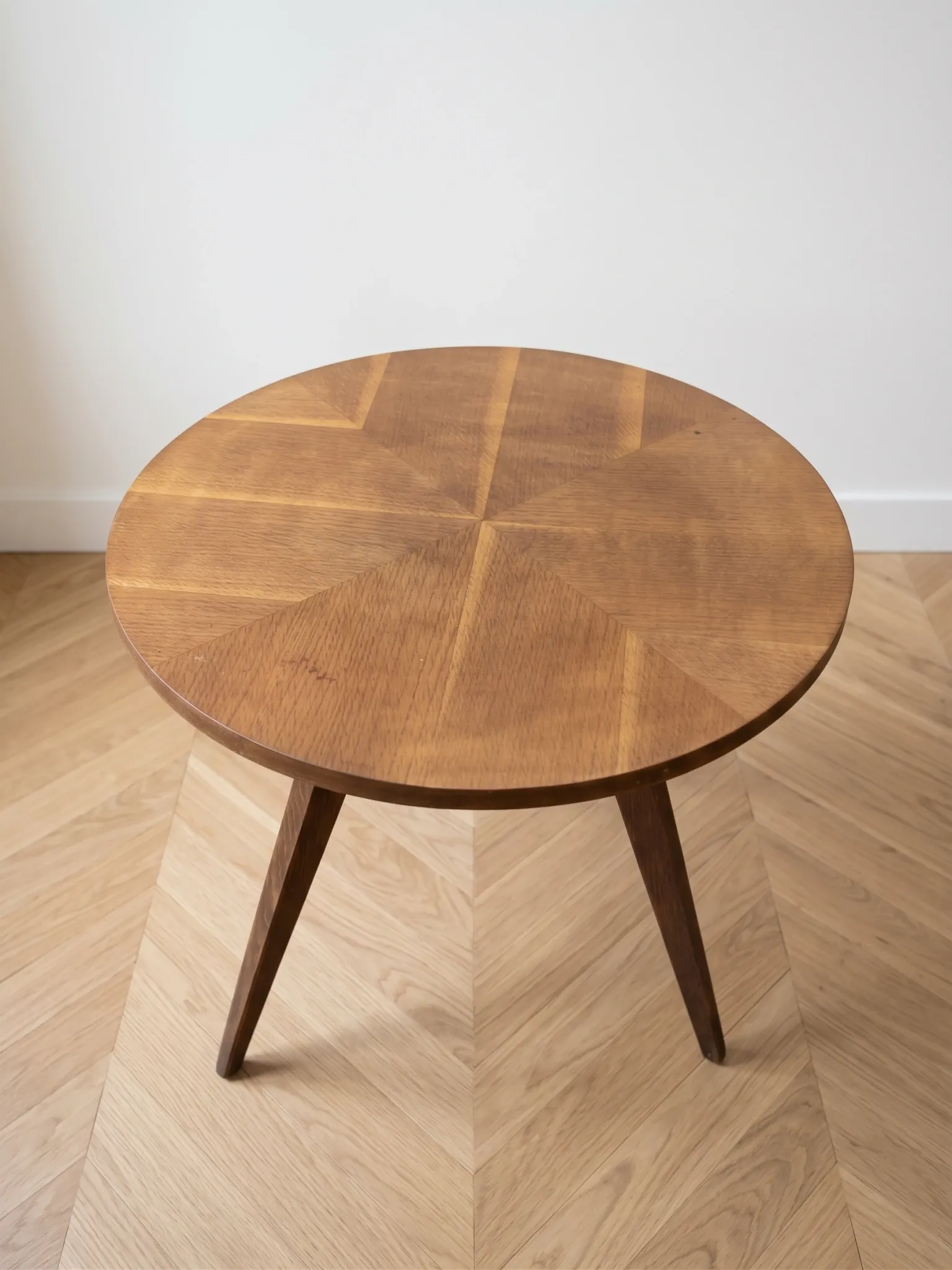 Tripod side table Art Deco in marquetry oak