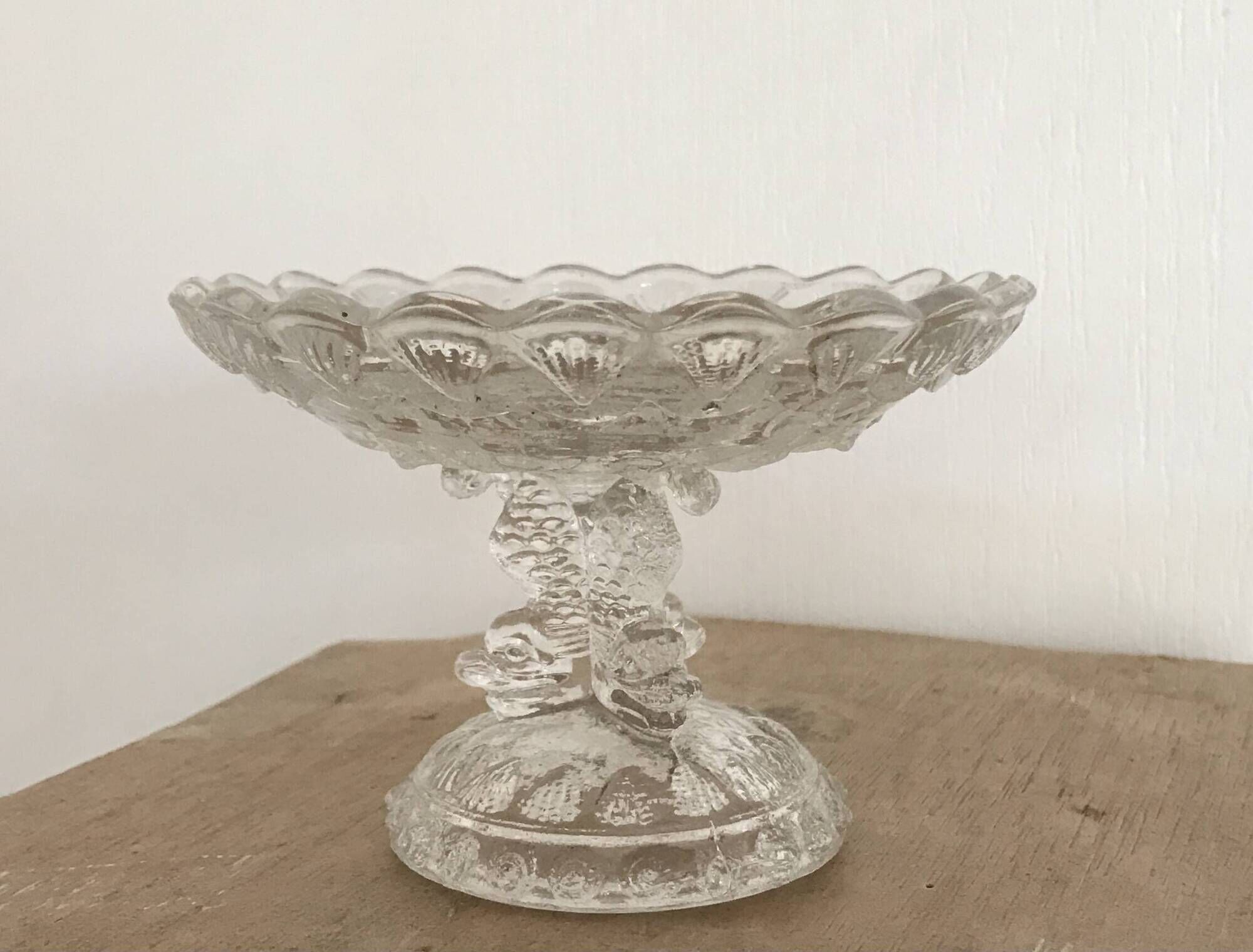 Vide-poche footed bowl in molded glass from portieux vallerysthal