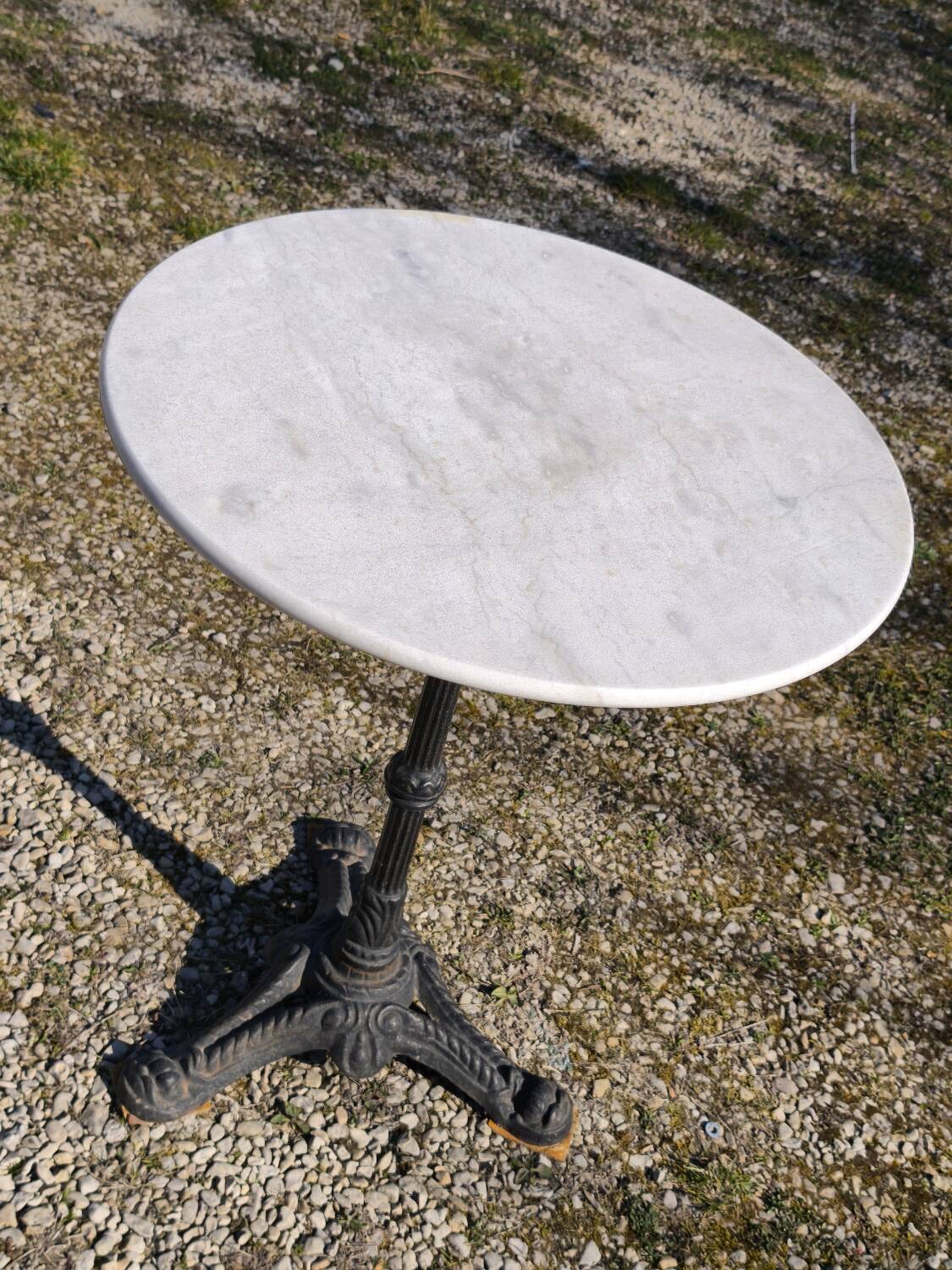 Table bistro marbre et fer forgé
