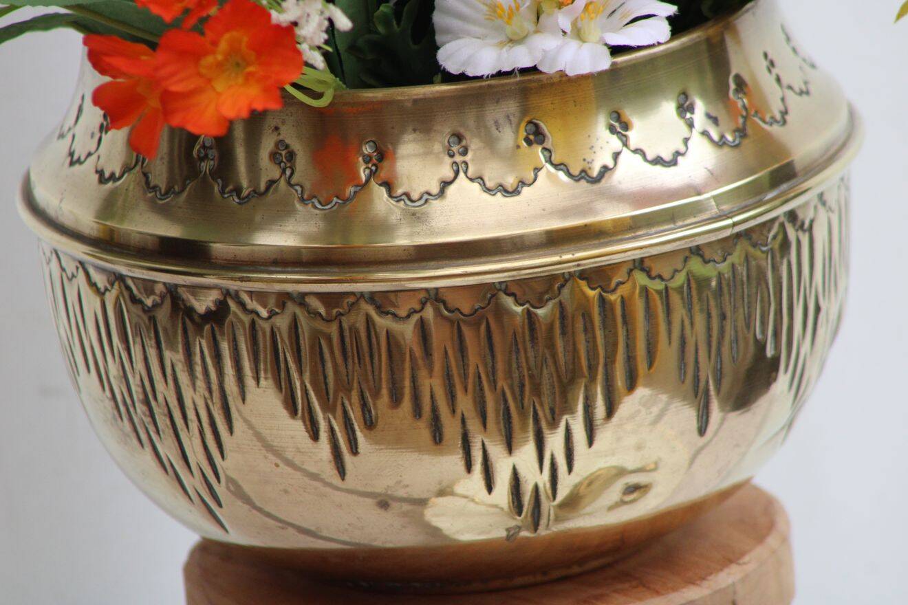 Golden brass cache-pot