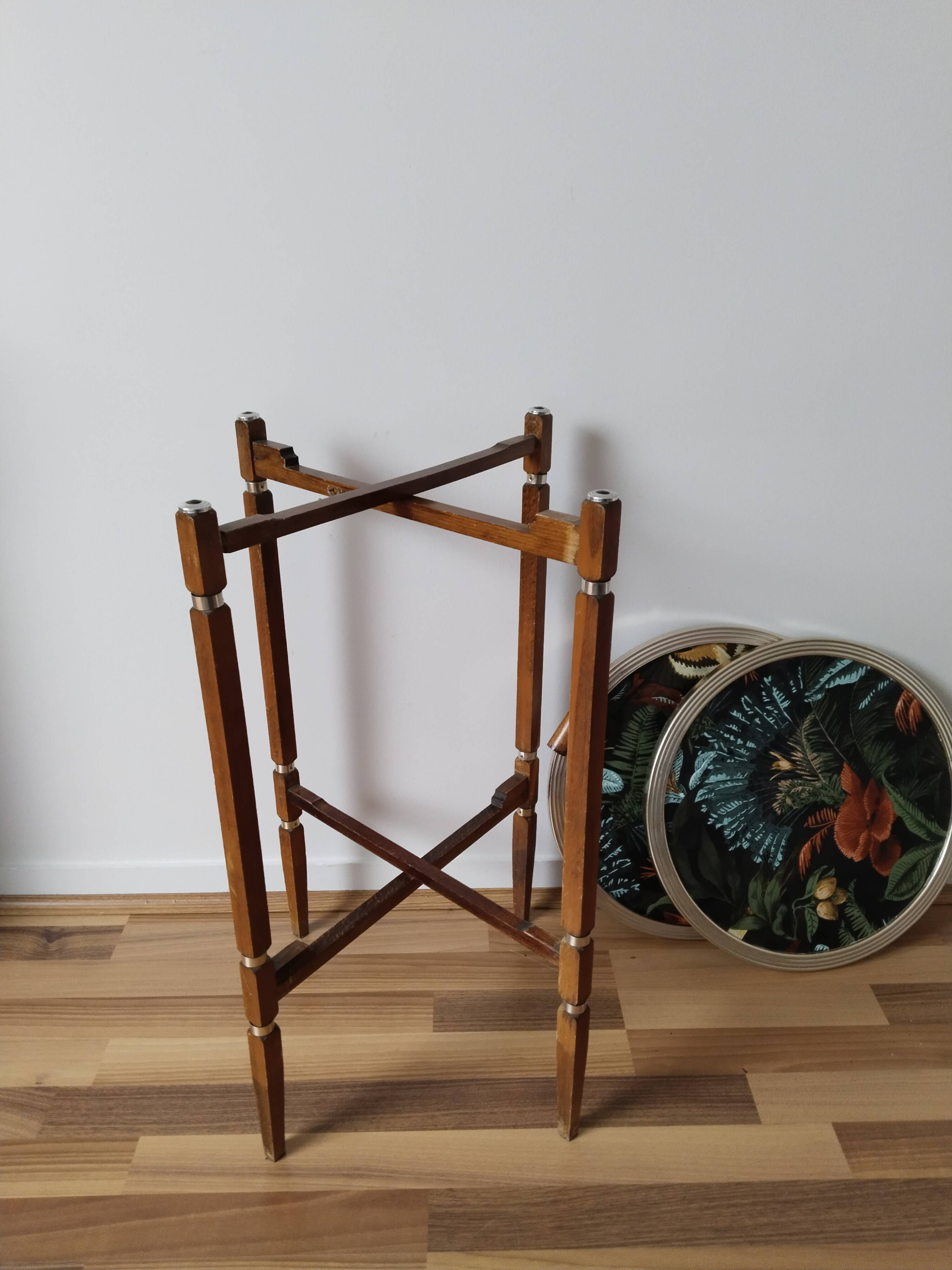 Pedestal table, round side table with serving trays