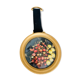 Round frame multicolored dried flowers