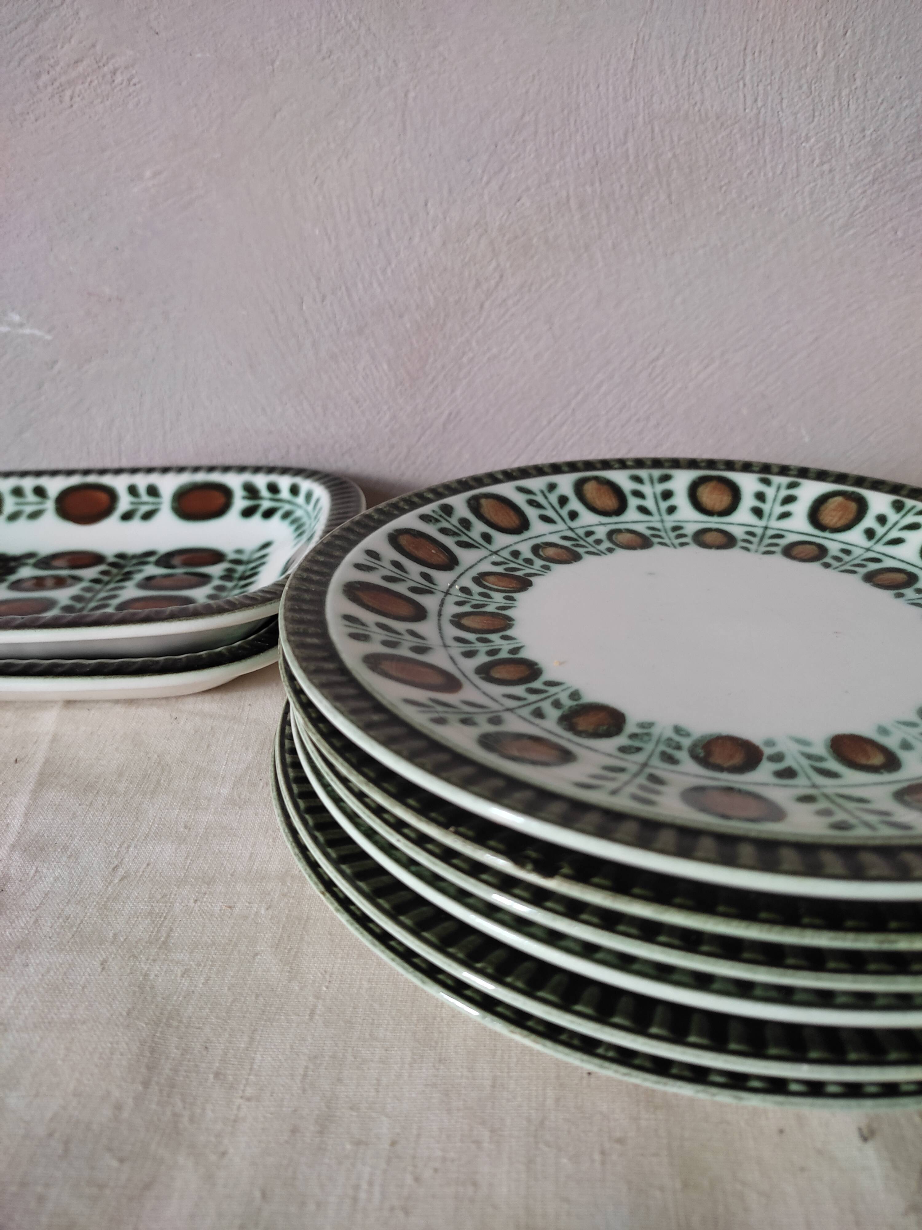 Set of 6 plates a dessert Boch model Walnut