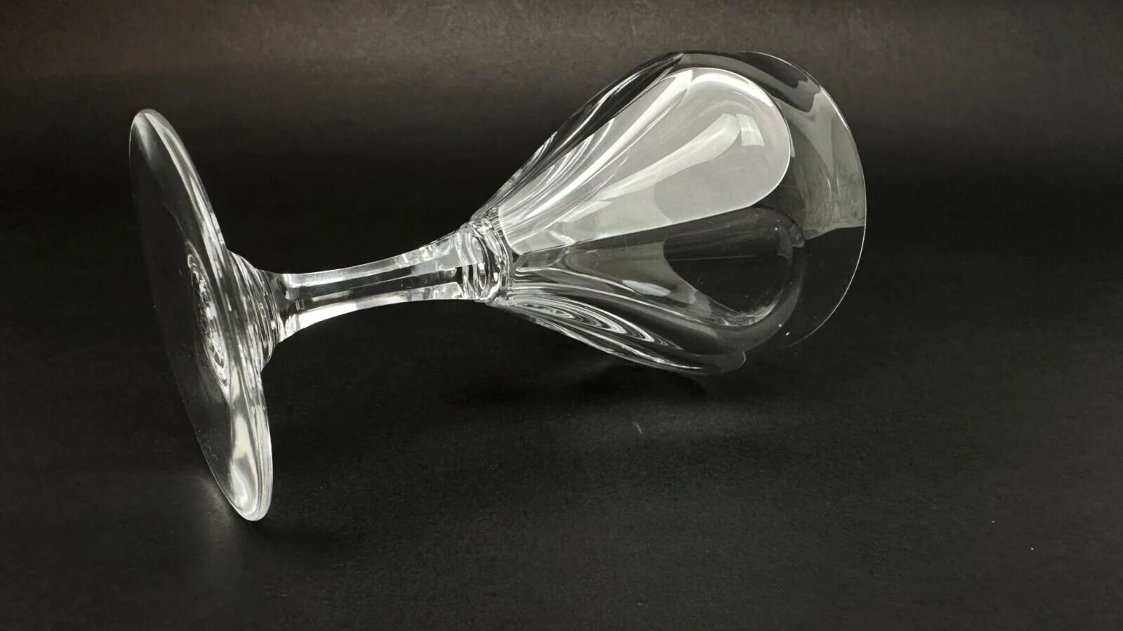 Baccarat, suite de 9 verres à porto modèle Duchesse de Dino