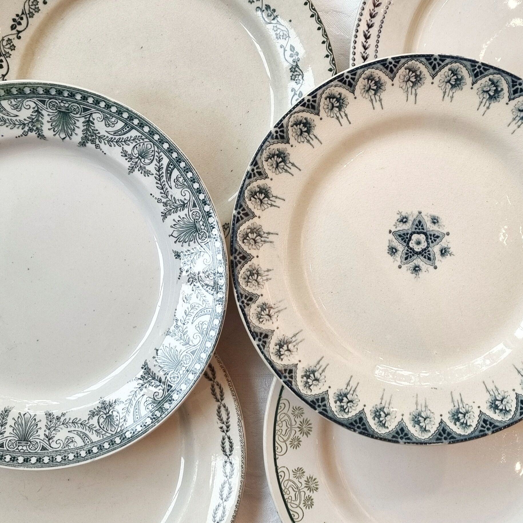 Set of 6 iron earth plates