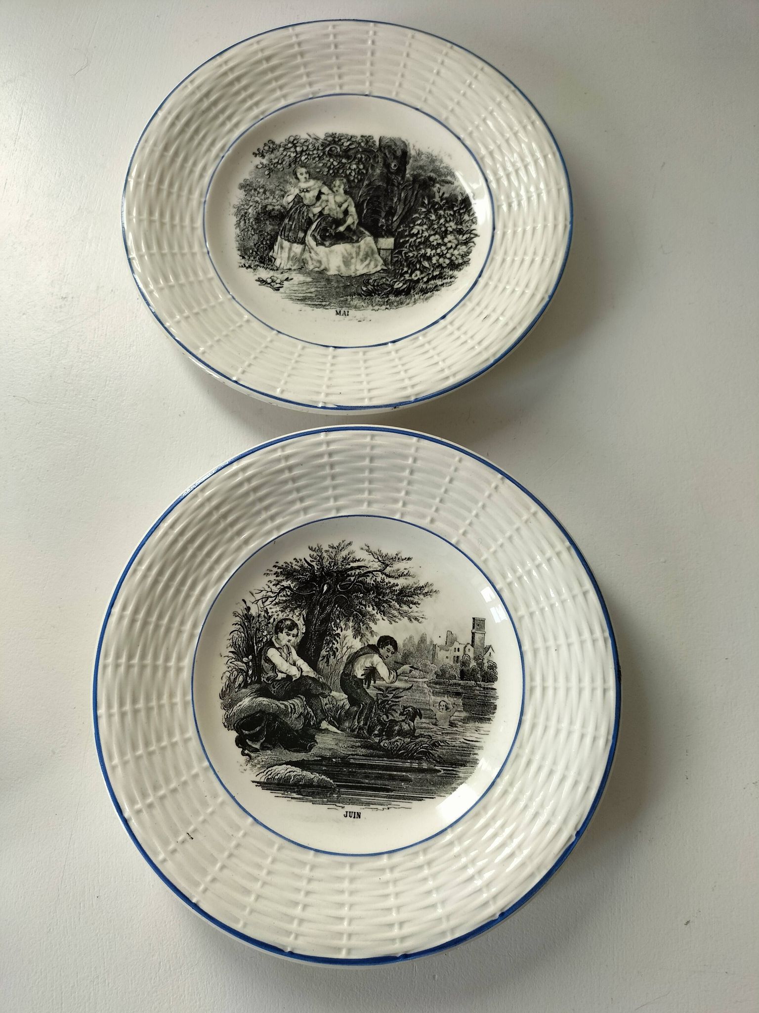 Complete set of 12 plates Digoin Sarreguemines – The 12 months (1900-1920)