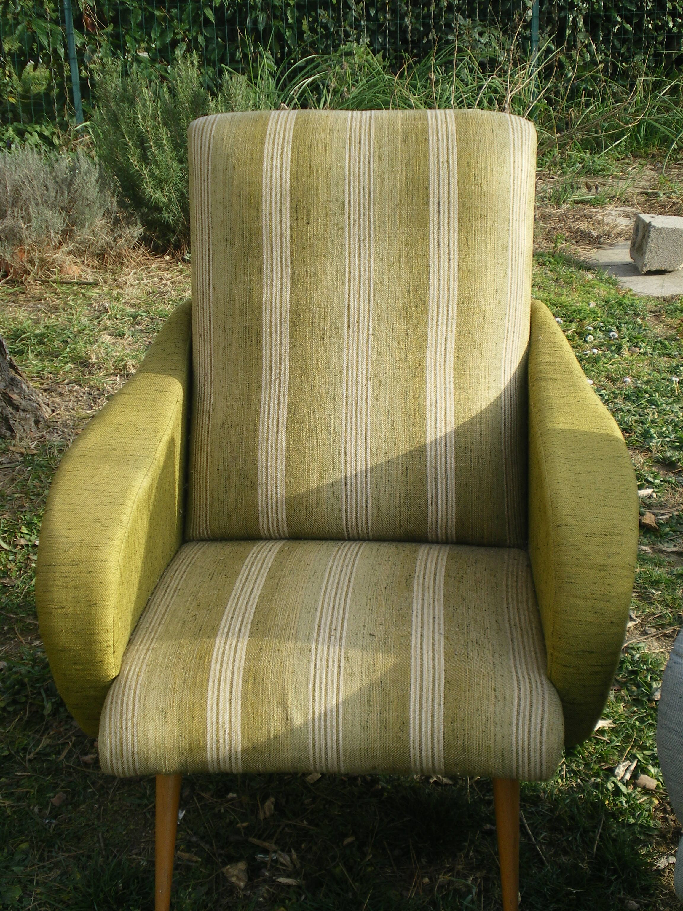 Pair of vintage armchairs, Italian design