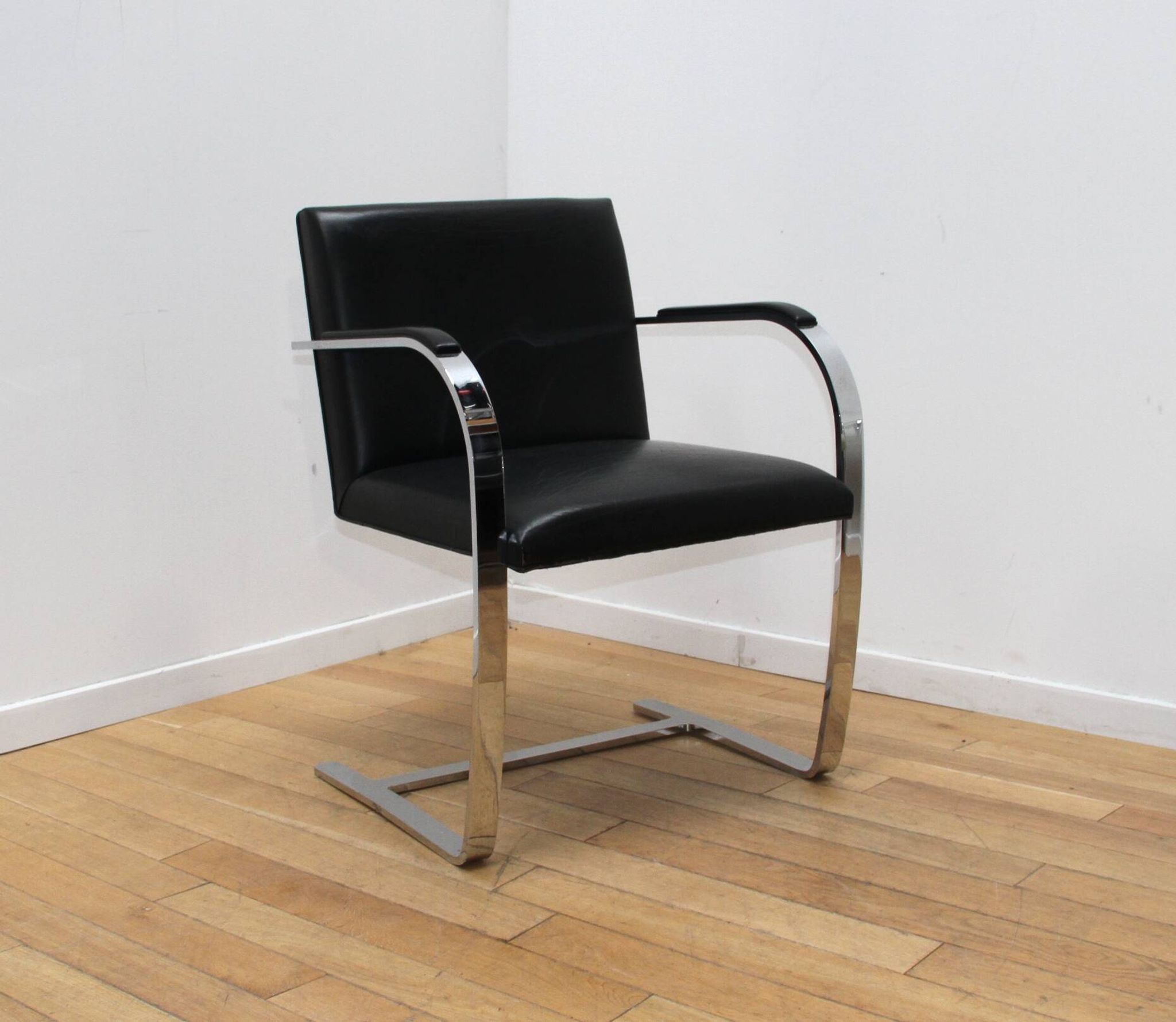 Paire de fauteuils BRNO, Knoll