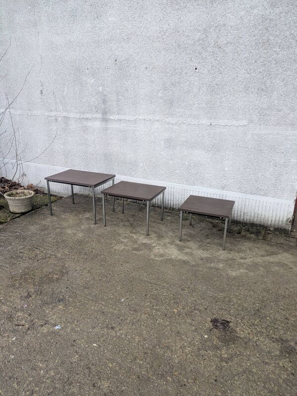 Tables gigogne