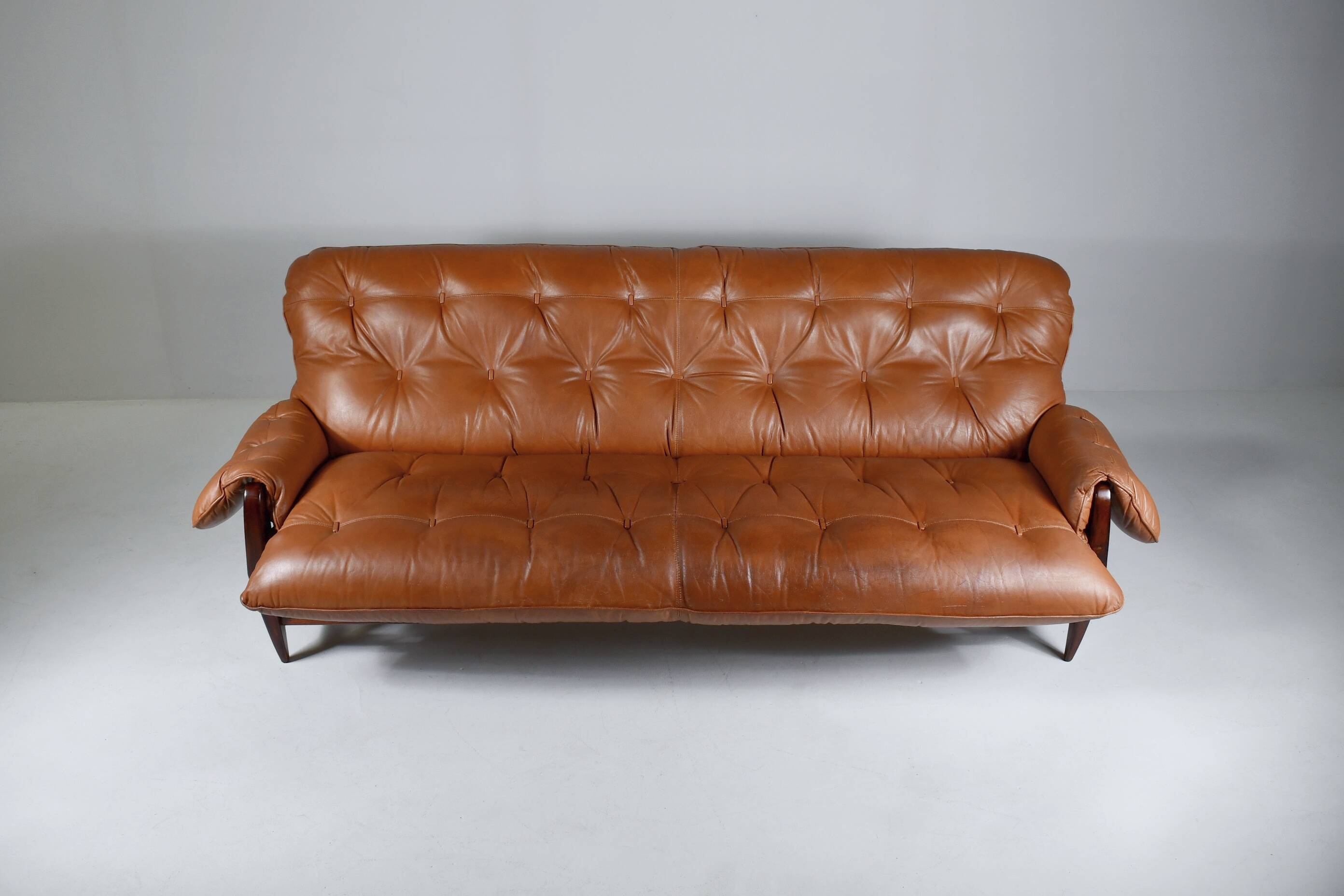 Sofa "Rodeio" par Jean Gillon pour Italma Woodart. Brésil 1965.