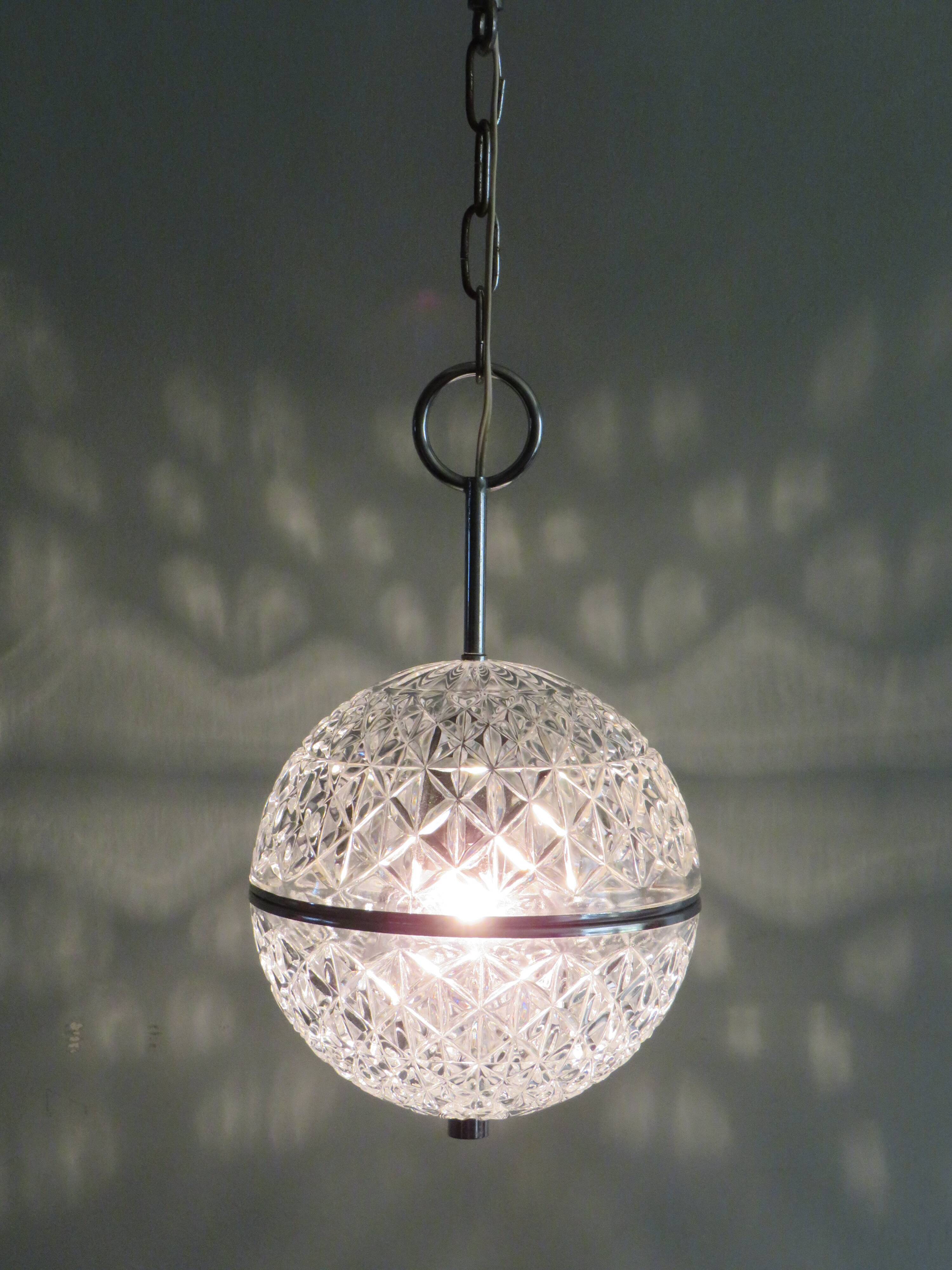 Spherical suspension in cut glass, Belgium 1960-1970