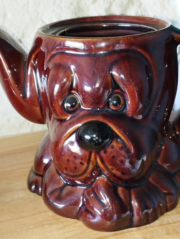 Vintage figurative teapot dog detective – English ceramic – 1960s
