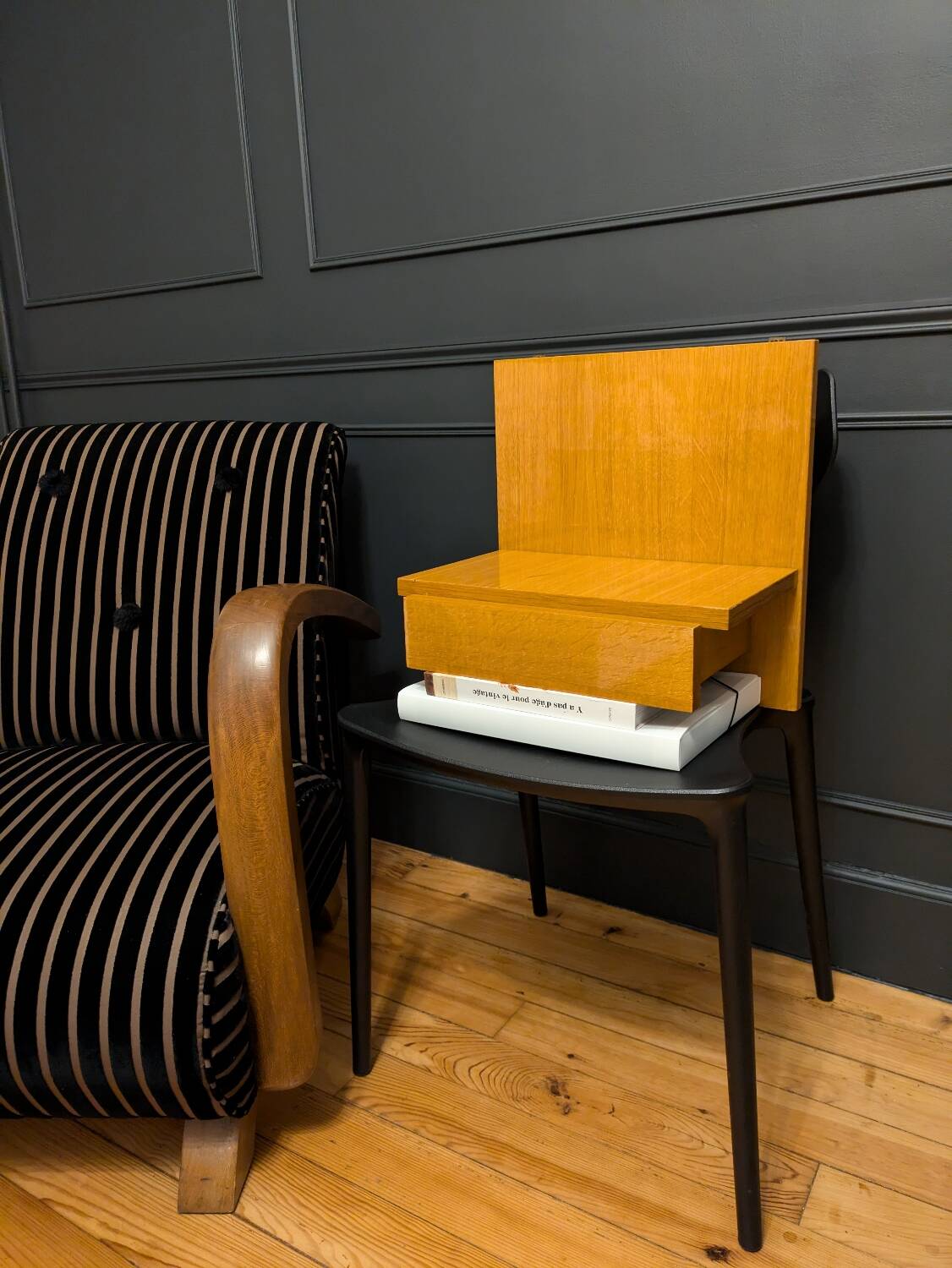 Vintage wall-mounted bedside table 50'60'