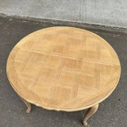 Table de repas ronde, ovale extensible en chêne poncé
