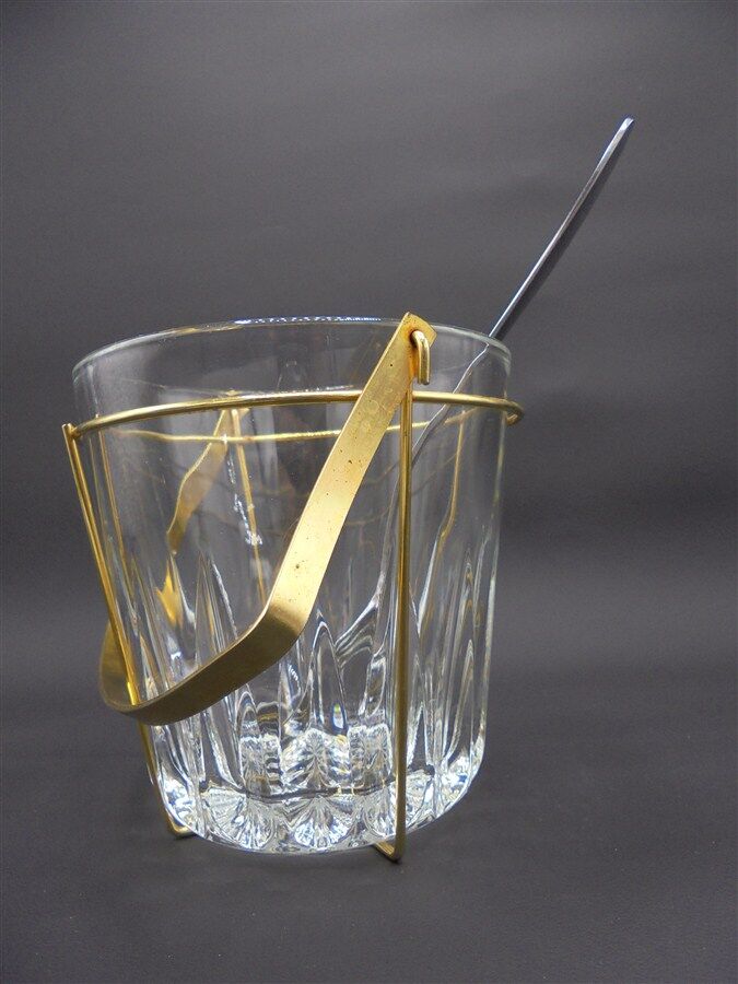 Ice bucket